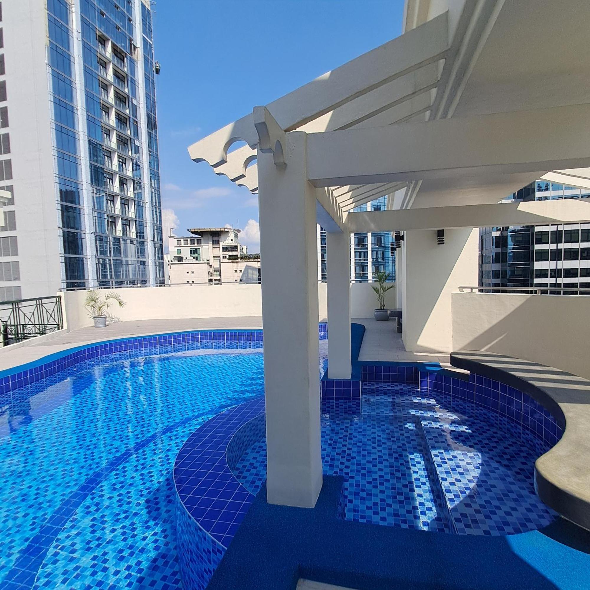 Appartamento Superior 2 BR in Salcedo Makati Manila Esterno foto